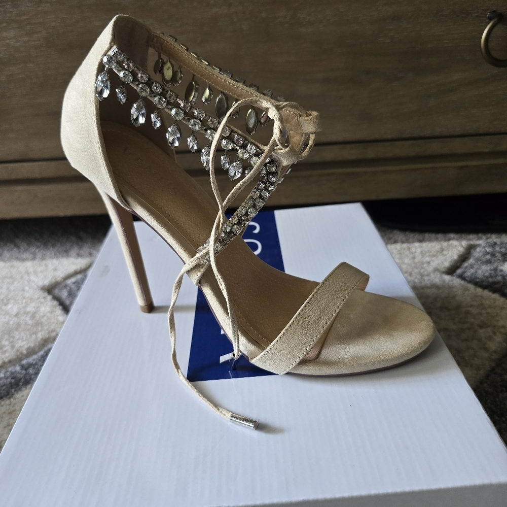 Dress shoe